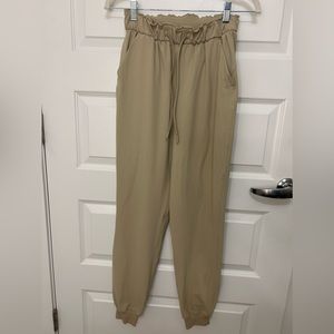 Women’s high rise stretch jogger size small